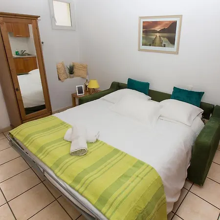 Apartment Studios Alea *