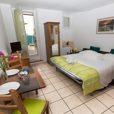 Apartment Studios Alea *