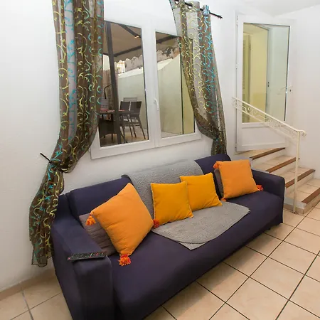 Apartment Studios Alea *