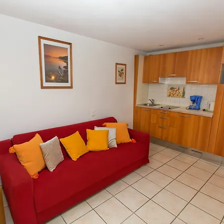 Apartment Studios Alea *